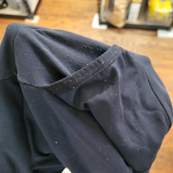 Black gymshark leggings with stirrup heels - Picture 4 of 5